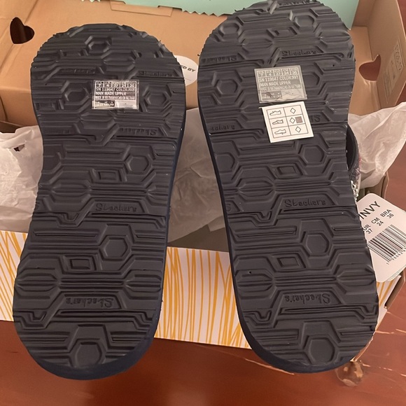 Sketchers Sandals - Picture 4 of 5